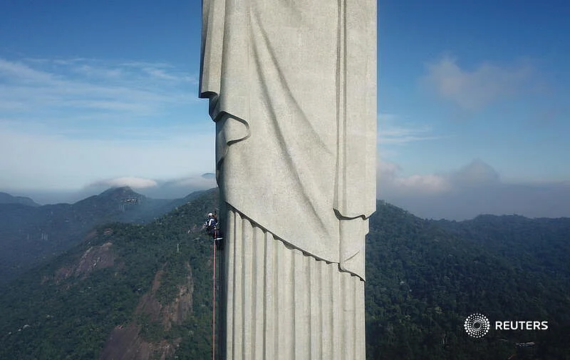 PHOTOS: Angelic pictures of the Christ the Redeemer statue captured at sunrise