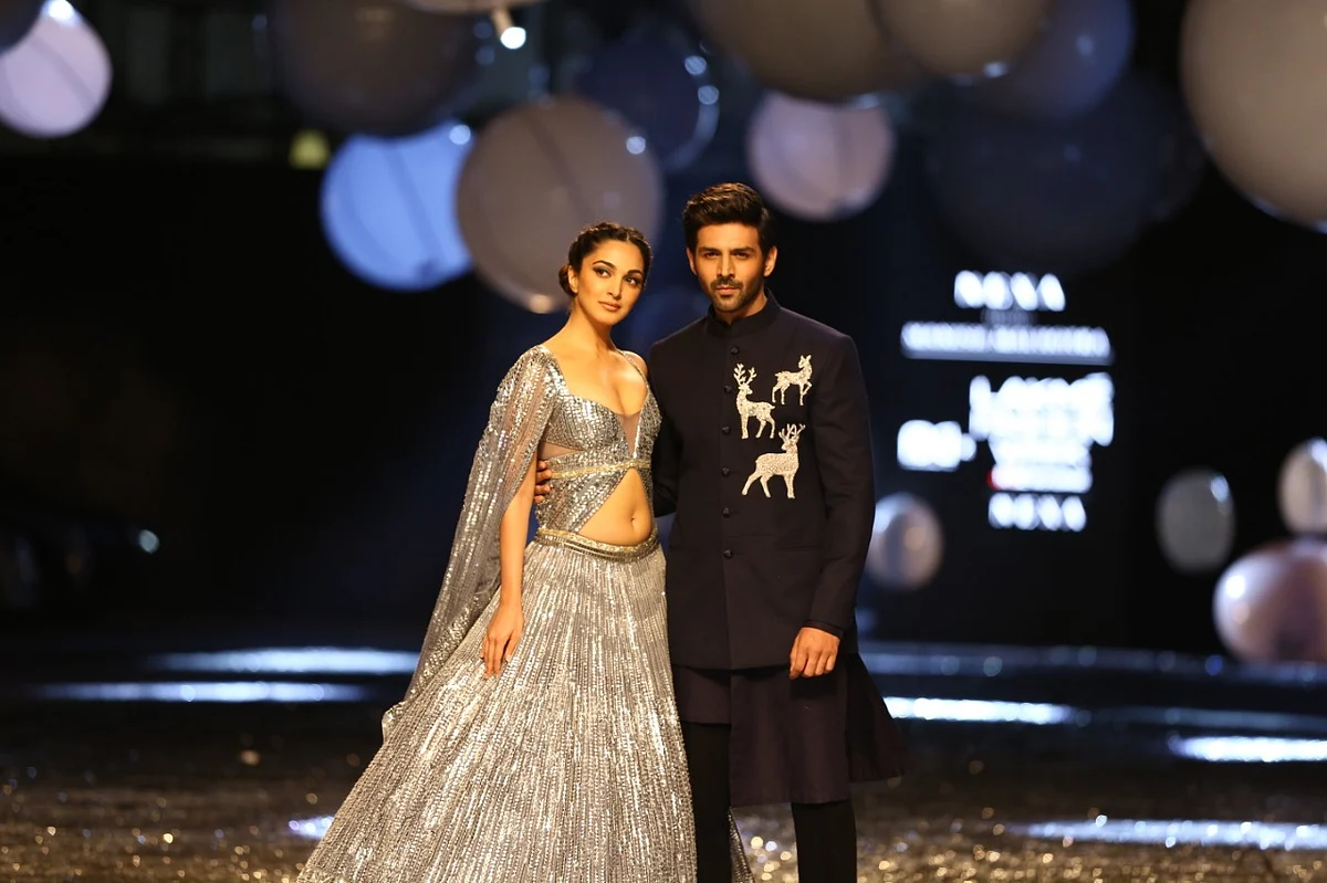 FDCI x Lakme Fashion Week 2021: 'Bhool Bhulaiyaa 2' stars Kartik Aaryan, Kiara Advani turn showstoppers for Manish Malhotra