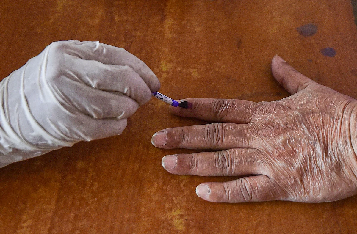 40.73% voter turnout in West Bengal, 37.06% in Assam till 1 pm - All you need to know
