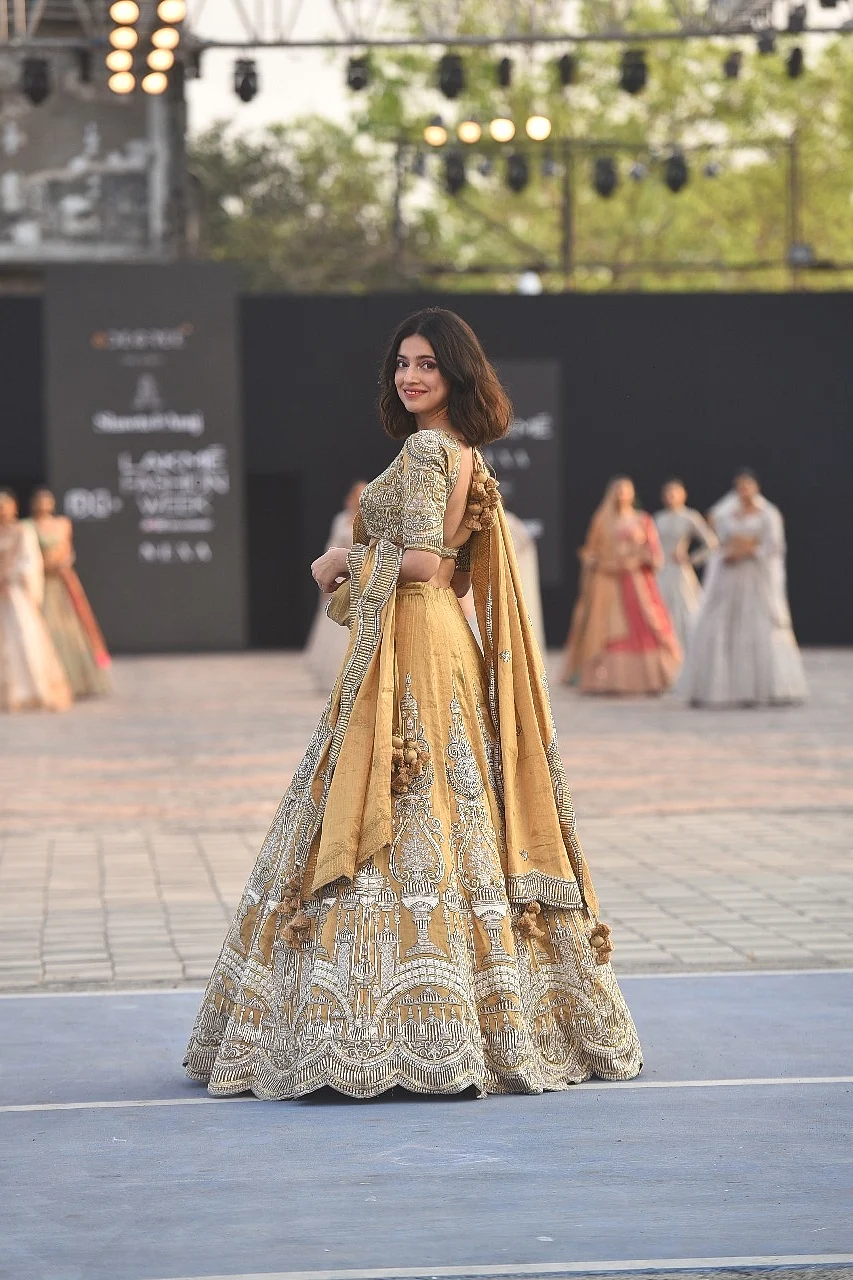 In Pics: Pooja Hegde, Lara Dutta Bhupathi, Hina Khan grace the ramp at FDCI X Lakme Fashion Week 2021