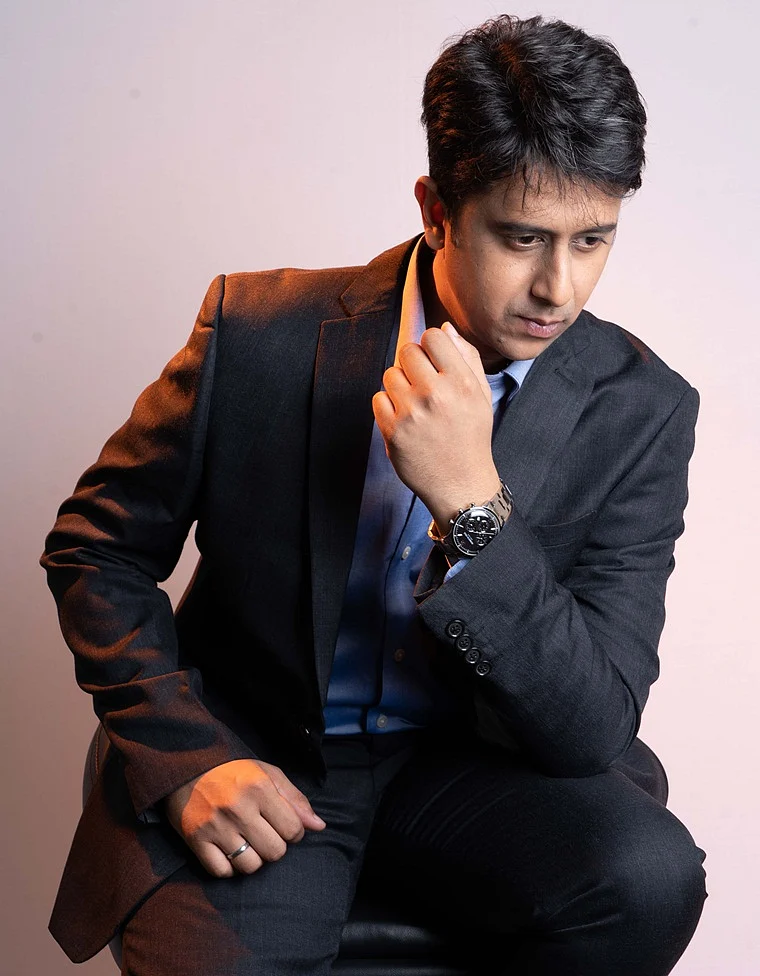 Bombay Theatre Company's founder Raveesh Jaiswal opens up on performing live theatre productions on social media