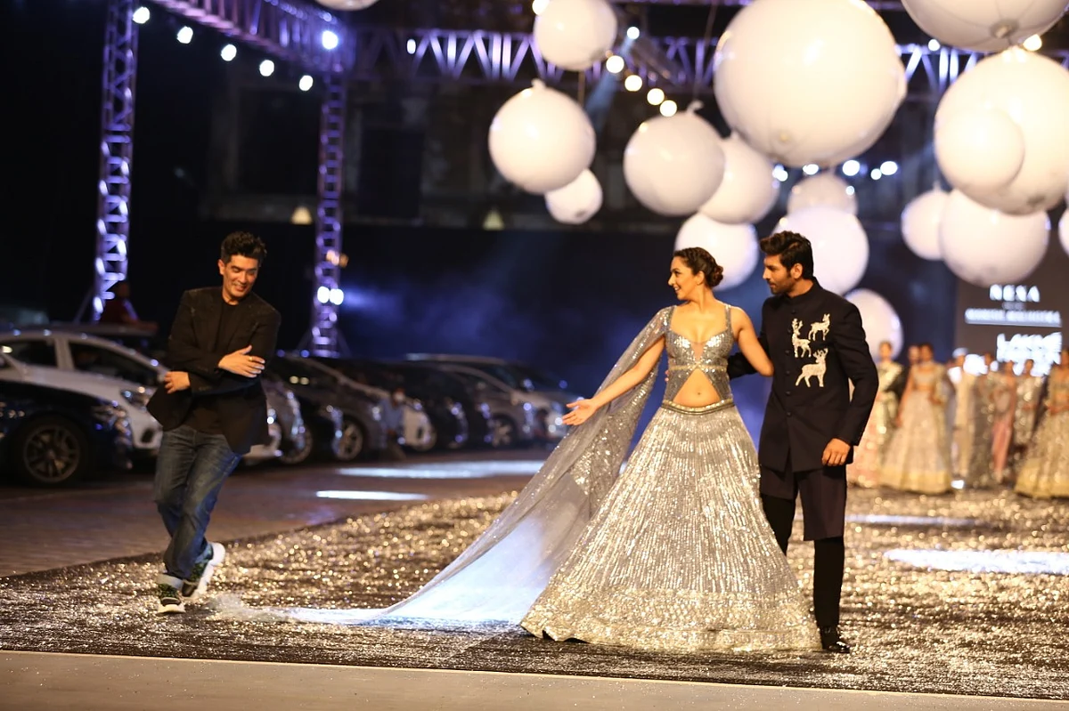 FDCI x Lakme Fashion Week 2021: 'Bhool Bhulaiyaa 2' stars Kartik Aaryan, Kiara Advani turn showstoppers for Manish Malhotra