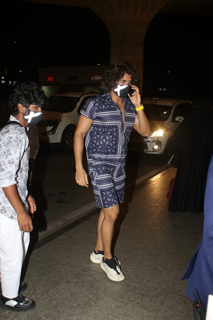In Pics: Vijay Deverakonda, Sunny Leone, Kriti Sanon and other celebs spotted in Mumbai