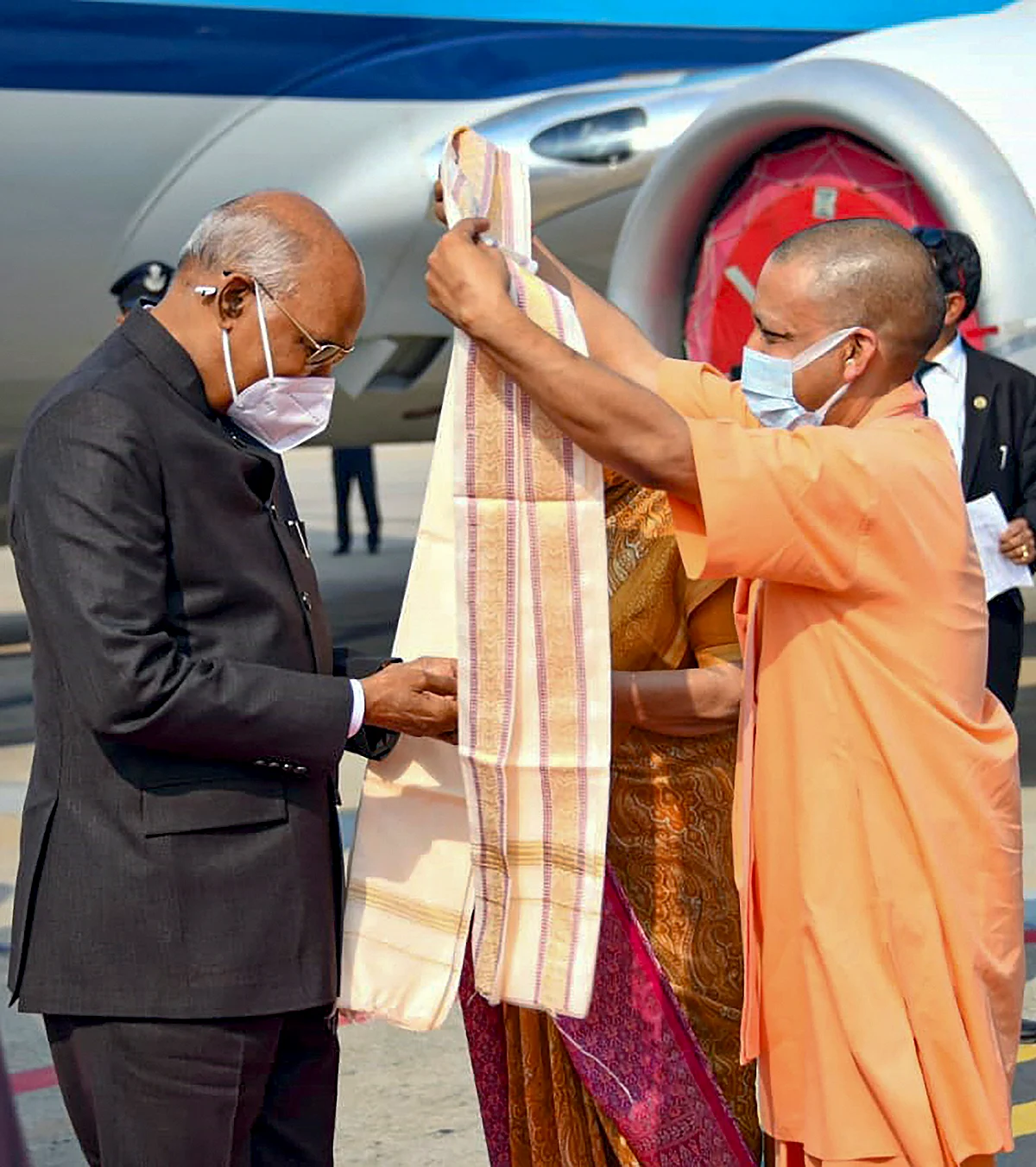 Uttar Pradesh: President Kovind offers prayers at Kashi Vishwanath temple, CM Yogi Adityanath and Guv Anandiben Patel present -- see pics