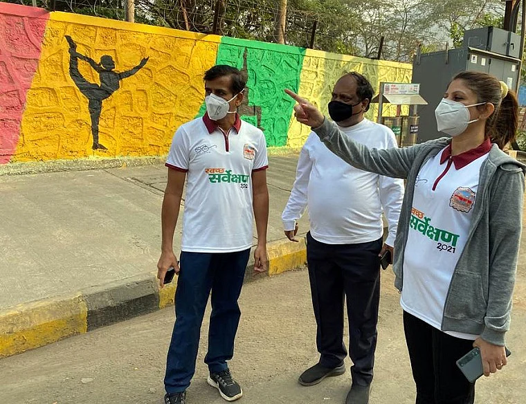 Colourful endeavour: These artists are transforming Mumbai streets with their art and winning hearts