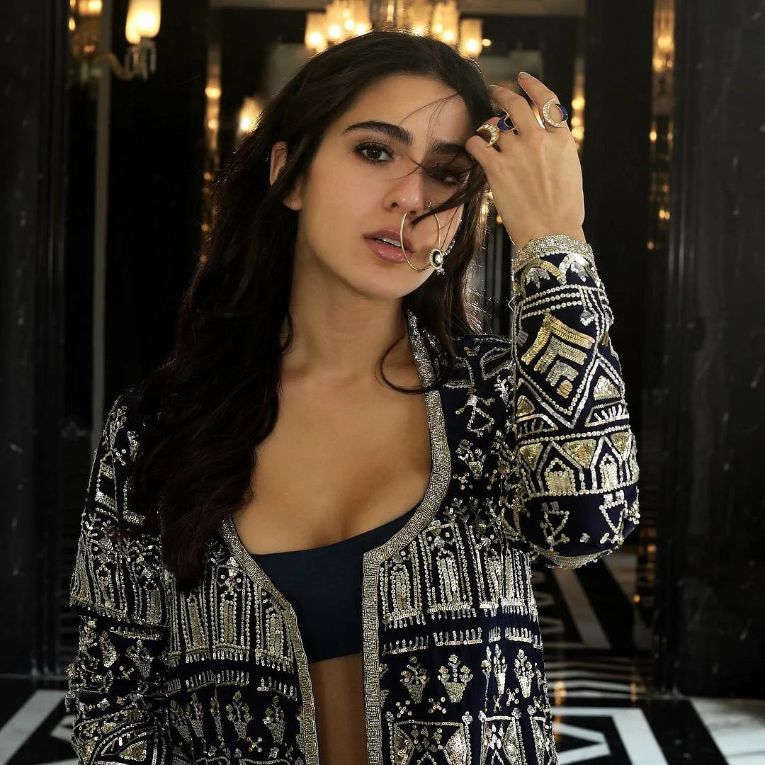 Sara Ali Khan's 'nose ring' moment takes us back to her mother Amrita Singh's wedding look