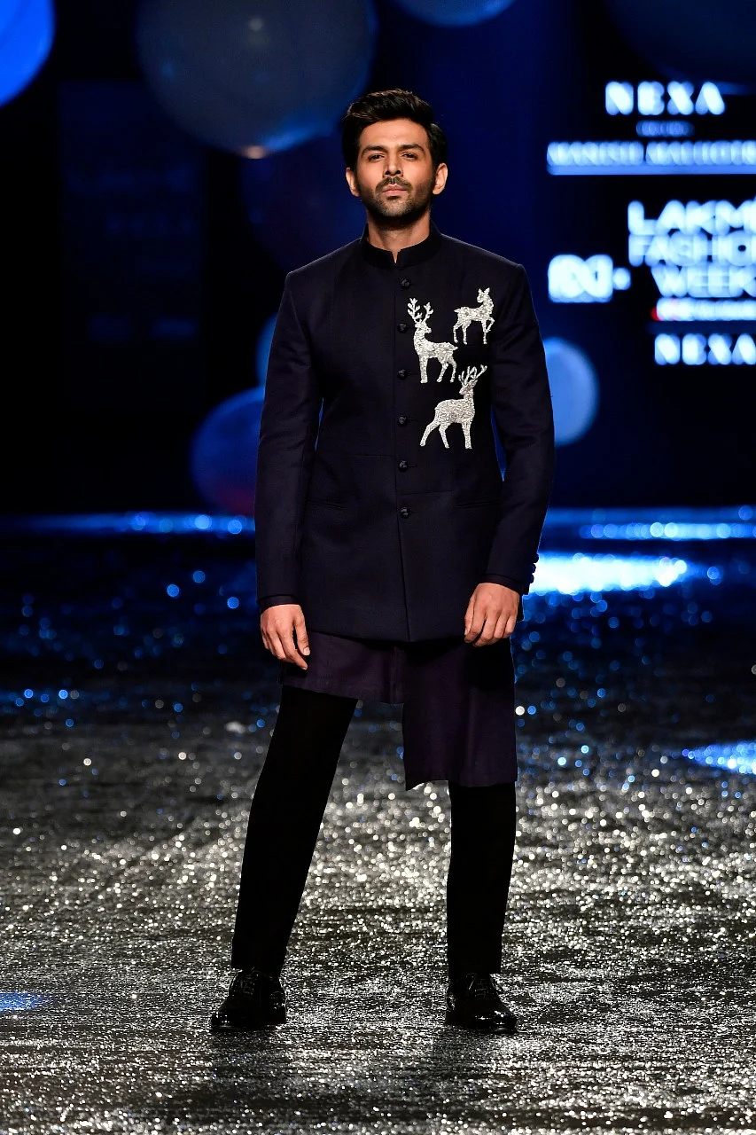 FDCI x Lakme Fashion Week 2021: 'Bhool Bhulaiyaa 2' stars Kartik Aaryan, Kiara Advani turn showstoppers for Manish Malhotra