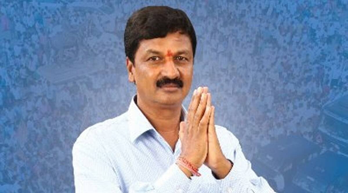 Sexual harassment charge against karnataka minister: Man attempts self-immolation - Vimarsana News