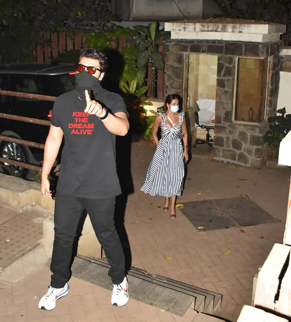 'Yeh galat hai': Arjun Kapoor blasts paparazzi who climbed a wall to photograph him and Malaika Arora