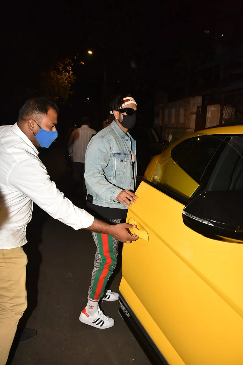 Ranveer Singh borrows Rohit Shetty's Rs 3 crore bright yellow Lamborghini Urus for a ride on Mumbai streets