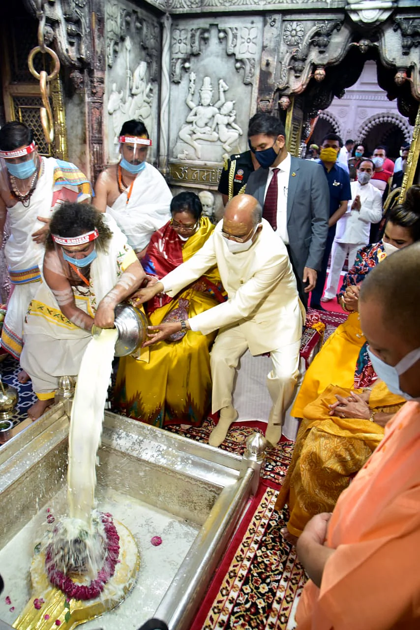 Uttar Pradesh: President Kovind offers prayers at Kashi Vishwanath temple, CM Yogi Adityanath and Guv Anandiben Patel present -- see pics