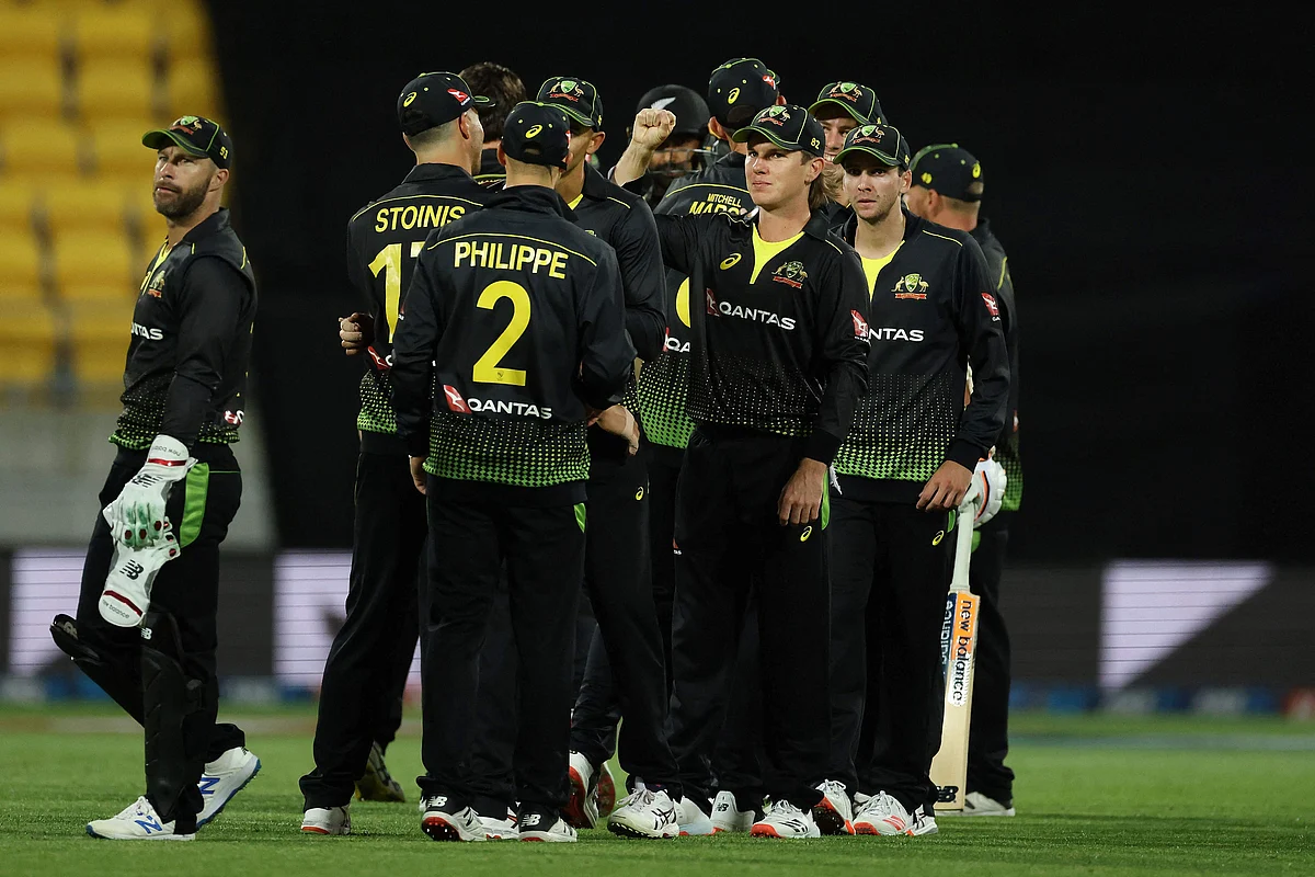 Agar hits Kiwis for six