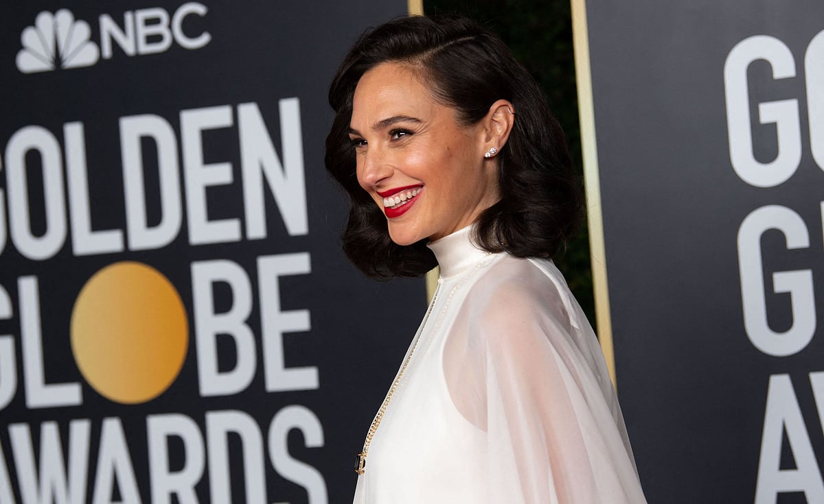 'Wonder Woman' star Gal Gadot announces third pregnancy with unseen family picture