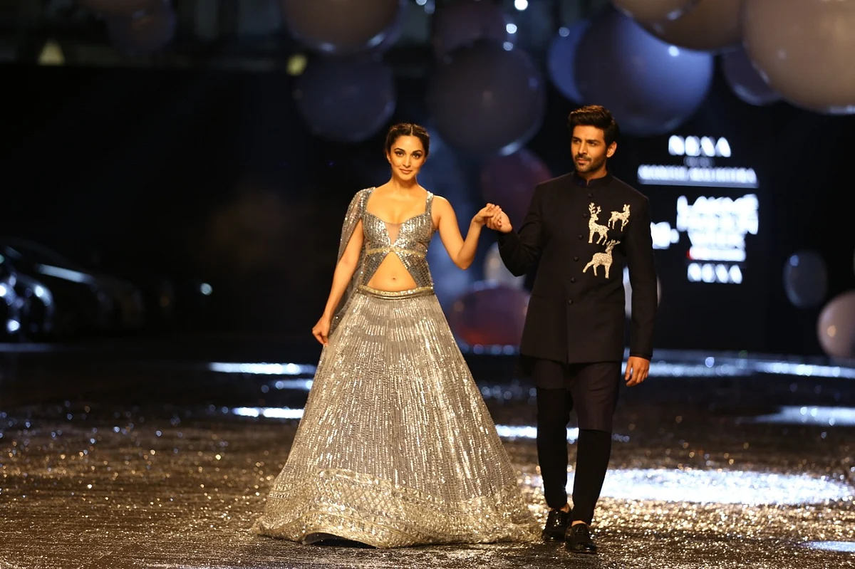 Kartik Aaryan and Kiara Advani were showstoppers for Manish Malhotra