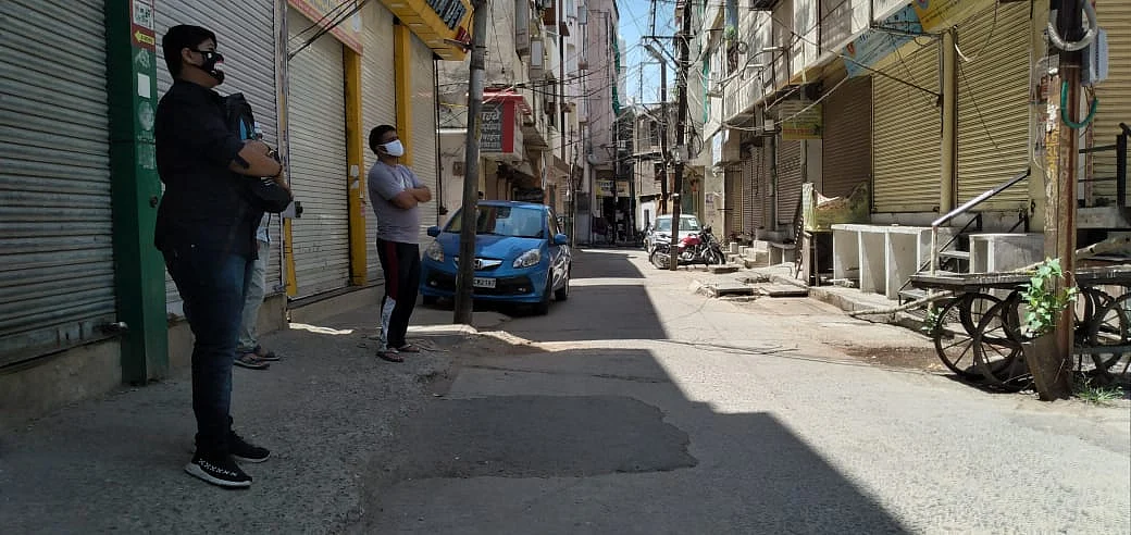 A street in Pardeshipura area, Indore