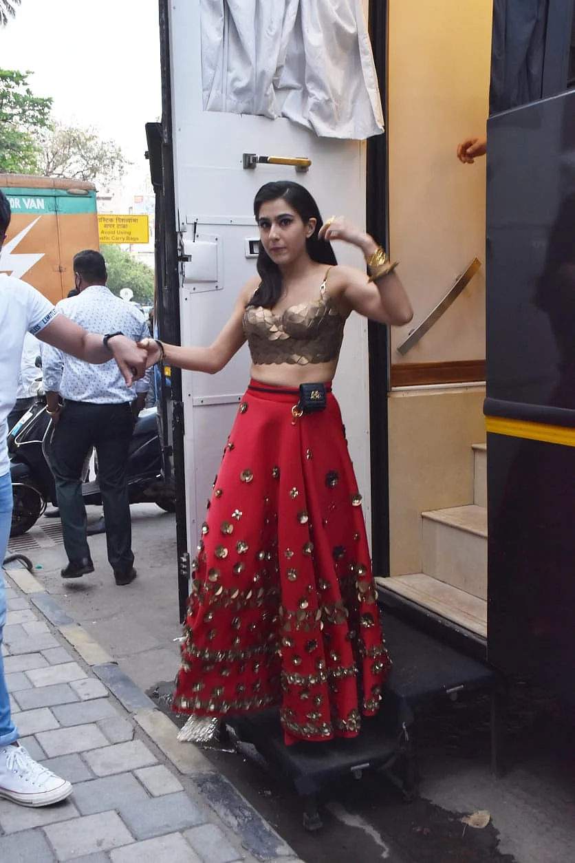 Celebrity Spotting: Preity Zinta, Malaika Arora, Sara Ali Khan and others clicked by shutterbugs in Mumbai; see pics
