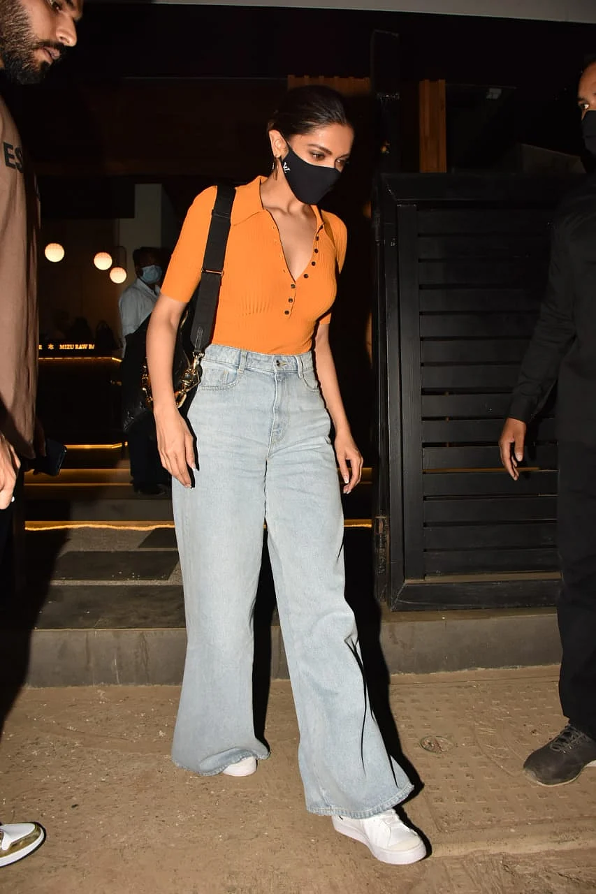 Deepika Padukone sports a 2.5 lakh Louis Vuitton bag for dinner date with sister Anisha