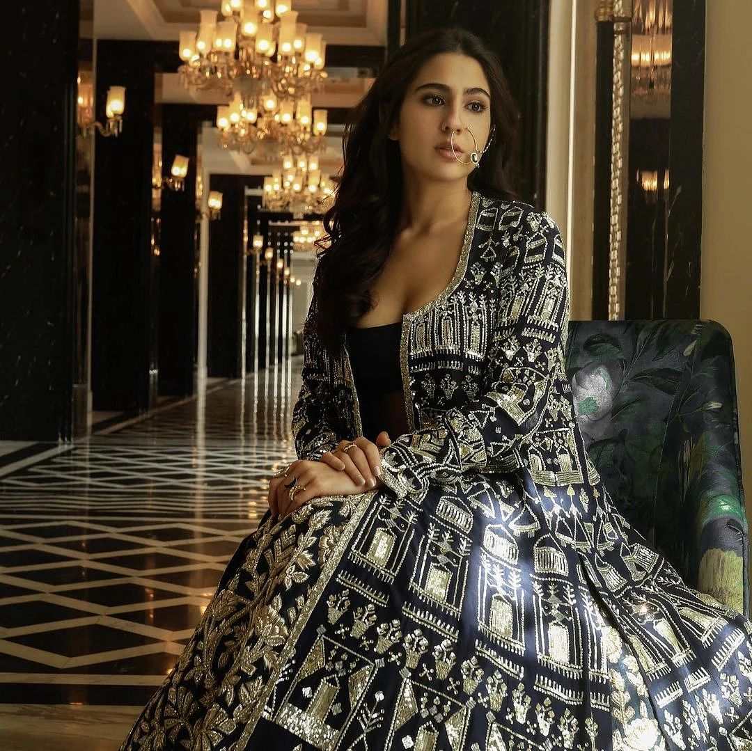 Sara Ali Khan's 'nose ring' moment takes us back to her mother Amrita Singh's wedding look