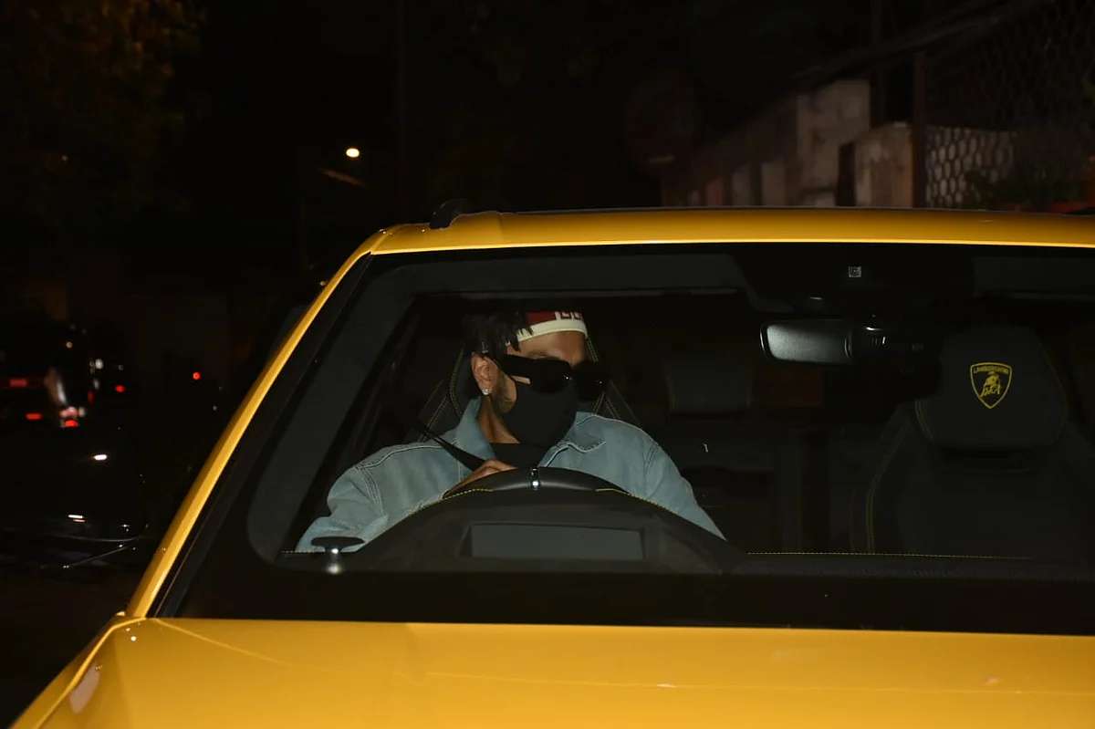 Ranveer Singh borrows Rohit Shetty's Rs 3 crore bright yellow Lamborghini Urus for a ride on Mumbai streets