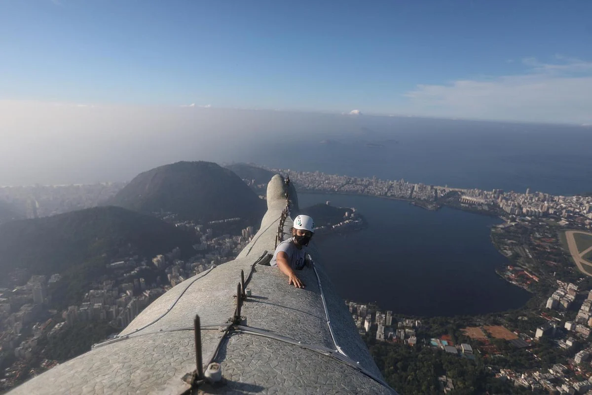 PHOTOS: Angelic pictures of the Christ the Redeemer statue captured at sunrise