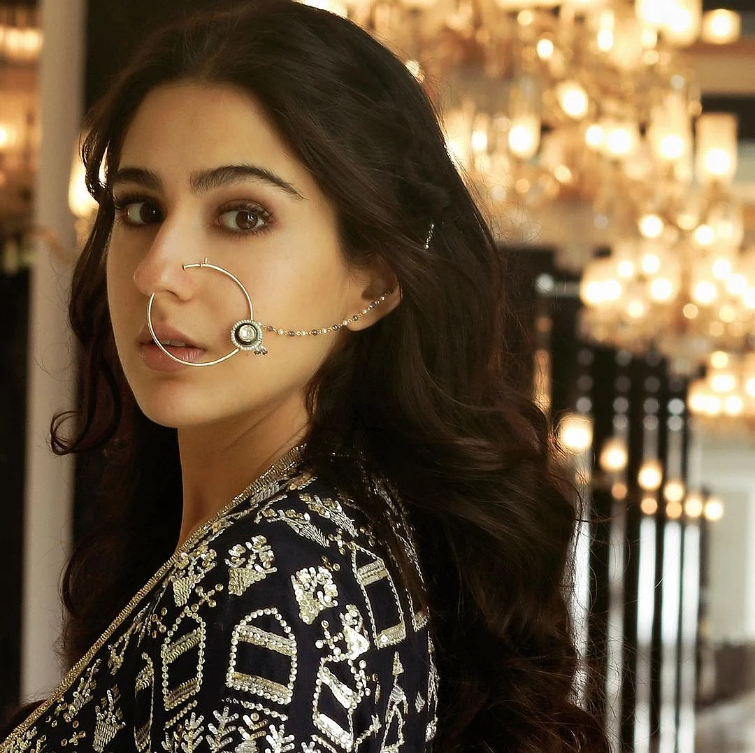 Sara Ali Khan's 'nose ring' moment takes us back to her mother Amrita Singh's wedding look