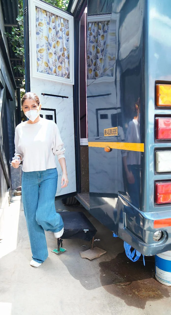 In Pics: Anushka Sharma resumes work; Kareena Kapoor Khan spotted at gym in Mumbai