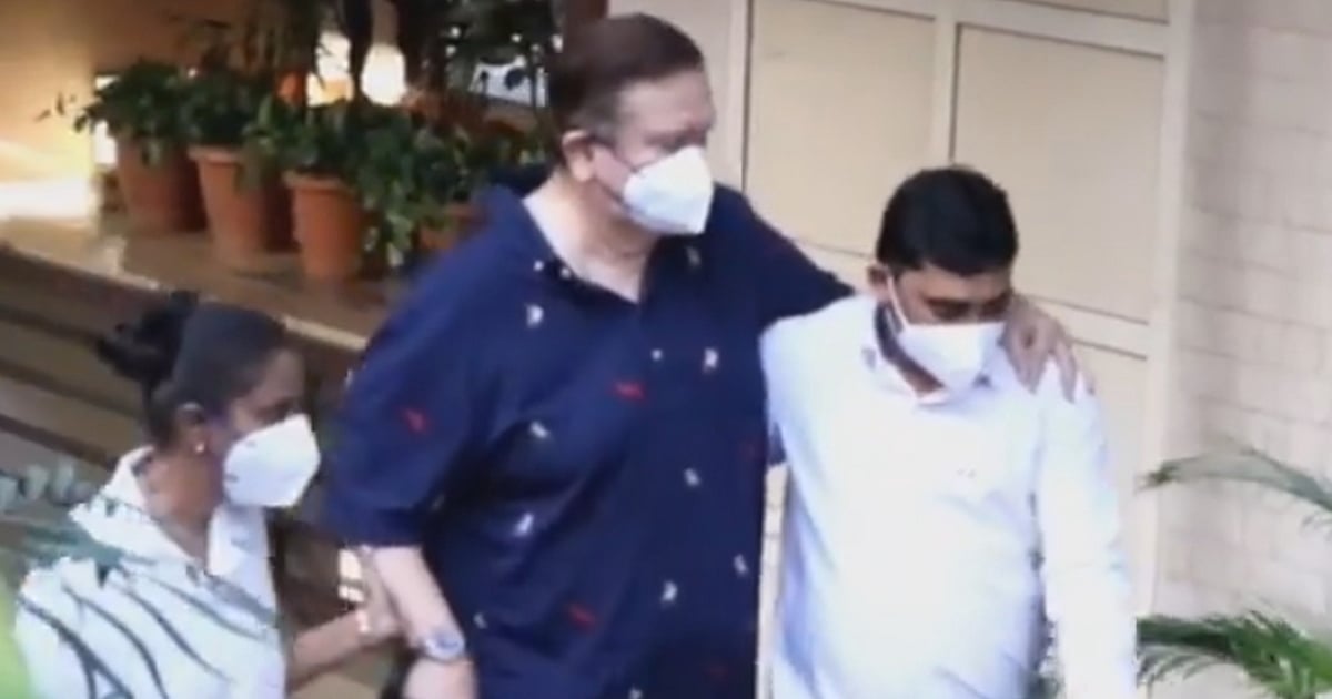 Still partying? Netizens slam Randhir Kapoor for stepping out despite ill health to attend Babita's birthday bash - Vimarsana News