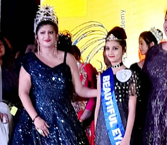 Rashmi Dubey with daughter Avani