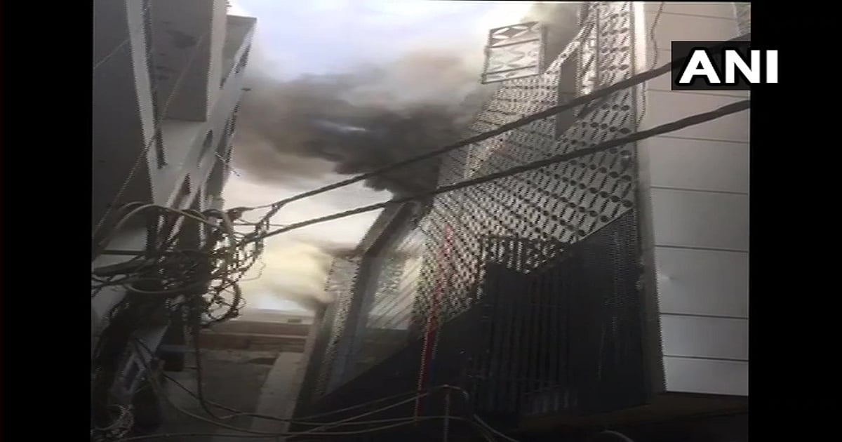 Fire breaks out in factory near Delhi's Damodar Park, 15 fire tenders rushed to spot - Vimarsana News