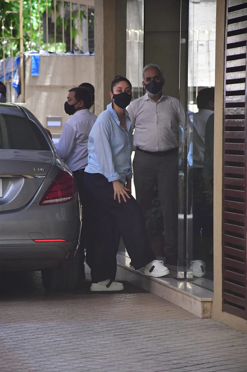 Paparazzi Files: Aryan Khan, Kareena Kapoor Khan, Shraddha Kapoor and others spotted in Mumbai