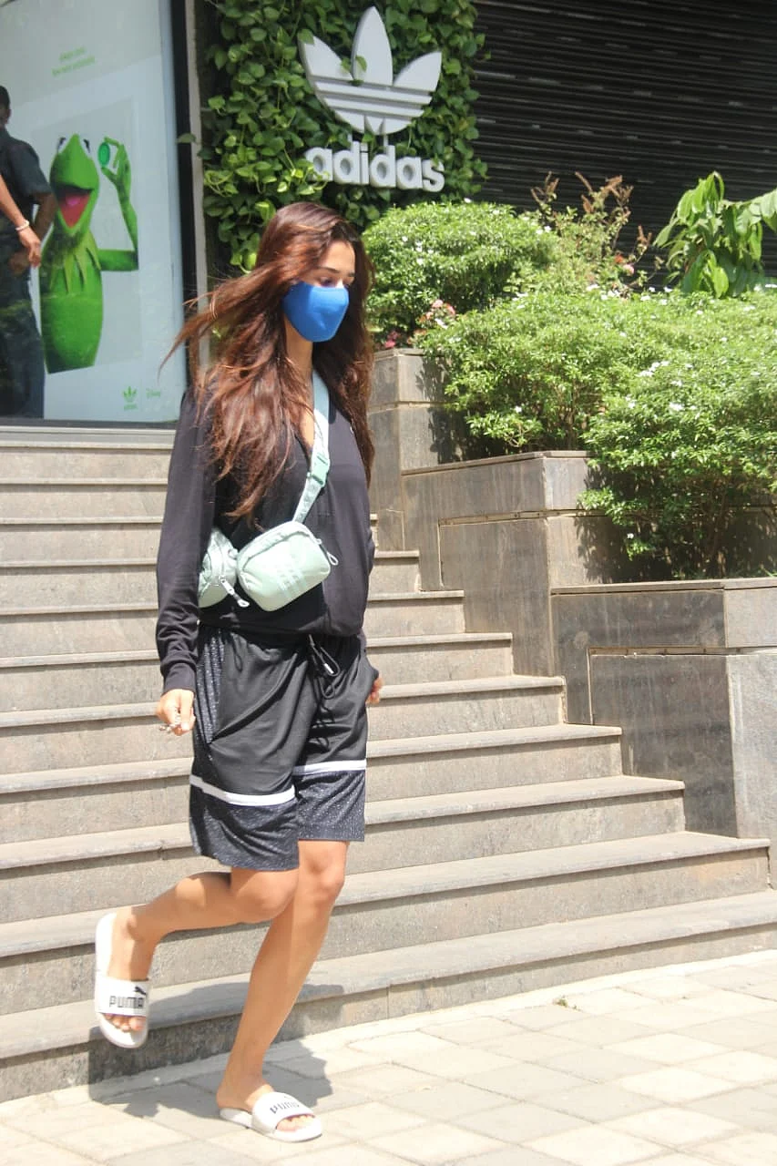 In Pics: Disha Patani, Neetu Kapoor, Tamannaah Bhatia and others spotted by paparazzi in Mumbai