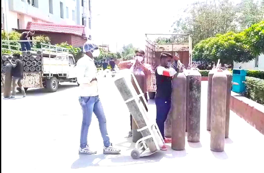 Madhya Pradesh: Most hospitals managing with great difficulty…‘Got oxygen today, but only God knows what’ll happen tomorrow’