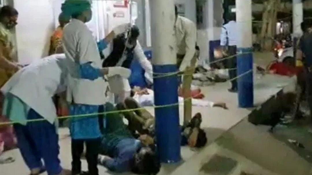 Madhya Pradesh: Villagers fall ill post marriage feast in Sardarpur, treated in the verandah of the OPD of CHC