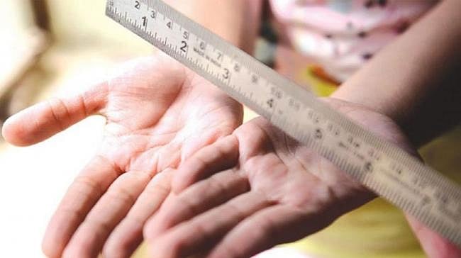 Madhya Pradesh: Teacher cautioning against corona booked for moving outside containment zone in Jobat 