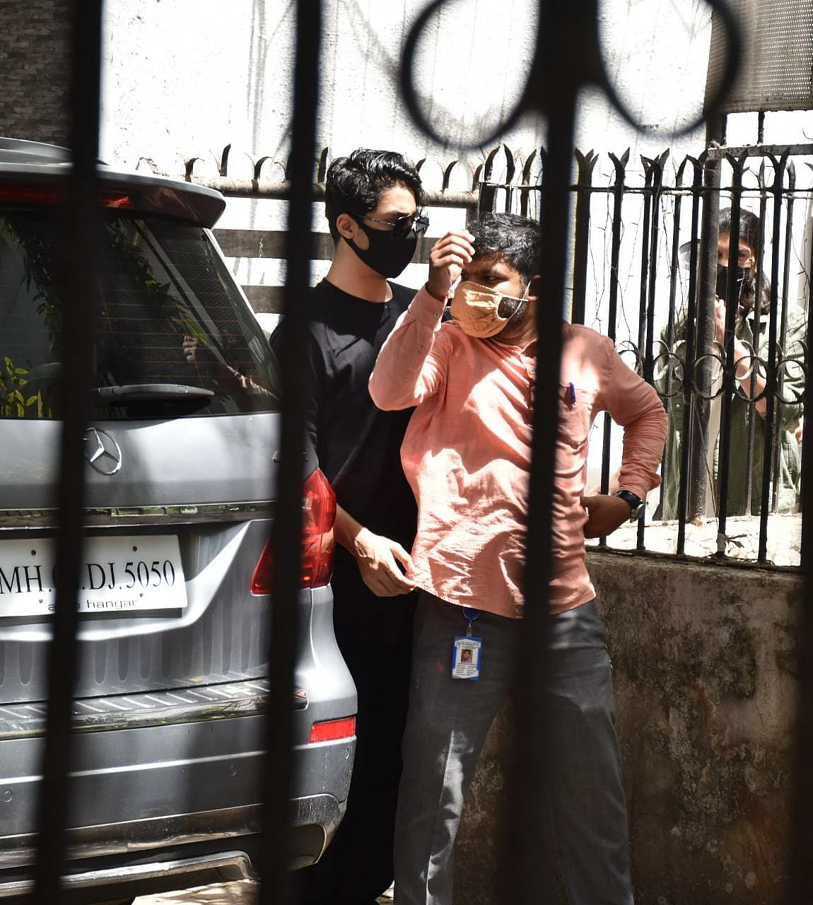 Paparazzi Files: Aryan Khan, Kareena Kapoor Khan, Shraddha Kapoor and others spotted in Mumbai