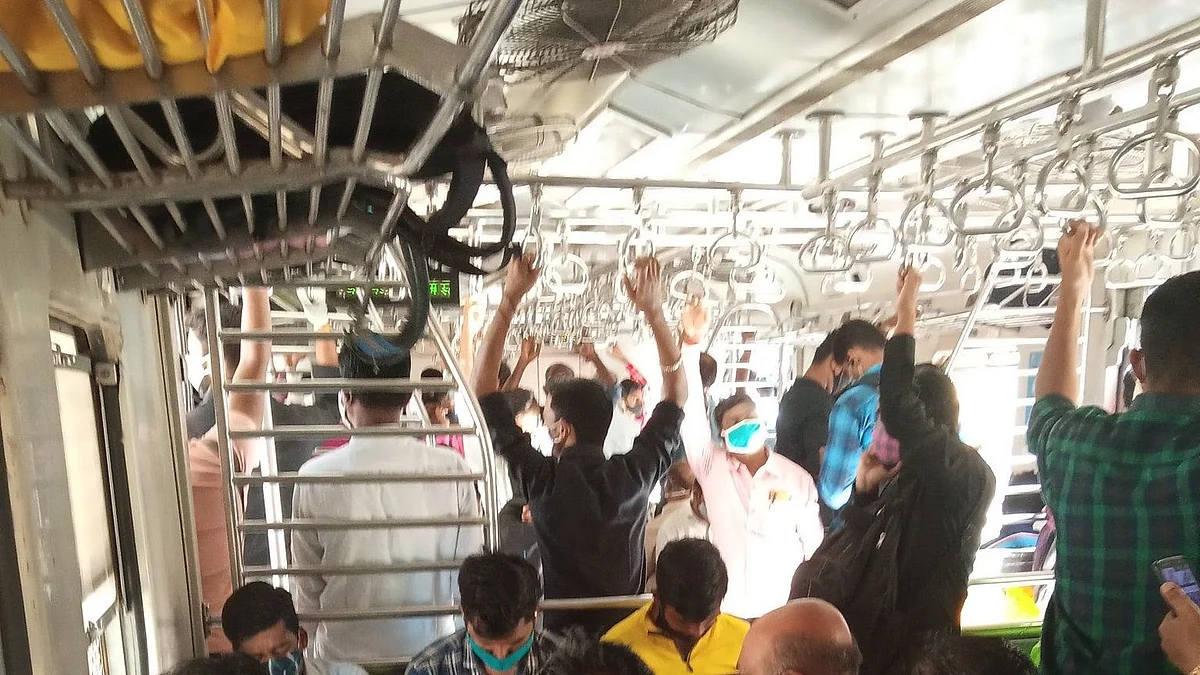 Mumbai: Local trains continue to run packed despite rising COVID cases