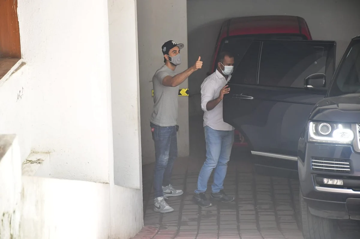 Paparazzi Files: Ranbir Kapoor spotted at clinic in Mumbai; Rhea Chakraborty arrives at NCB office with brother Showik