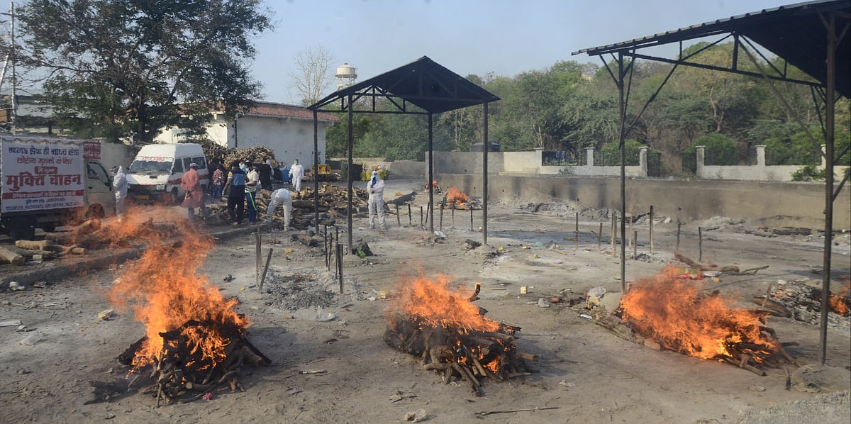 Covid patients' bodies being cremated at the Bhadbhada crematorium on Tuesday.