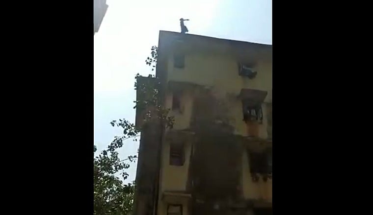 Mumbai: Woman trying to jump off building terrace rescued by Tardeo police - Vimarsana News