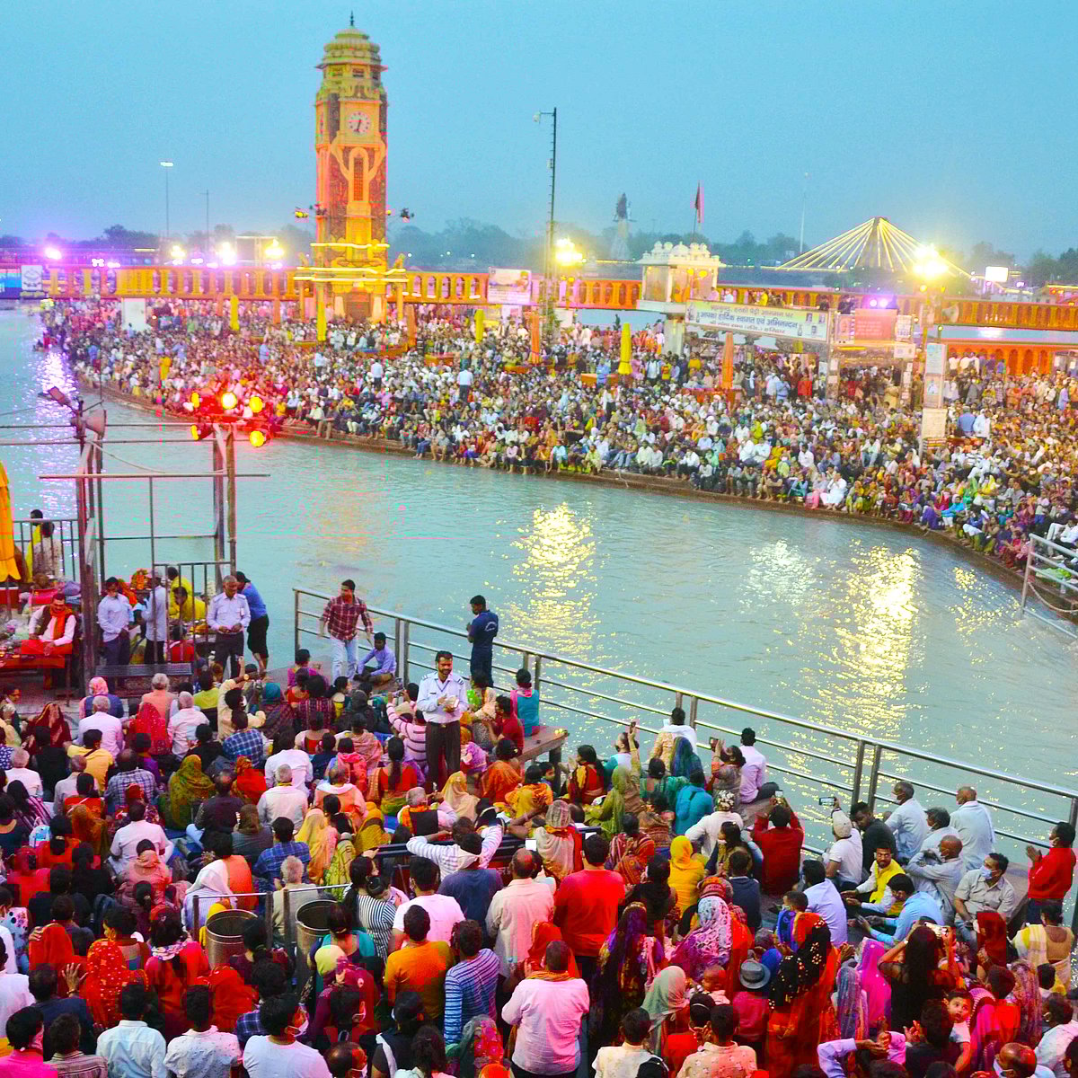 A sea of followers at Kumbh Mela: Twitterati's feud over Corona-politics continues