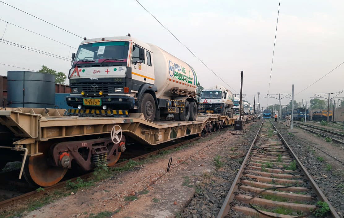 Oxygen Express leaves for Madhya Pradesh from Bokaro on Tuesday. 