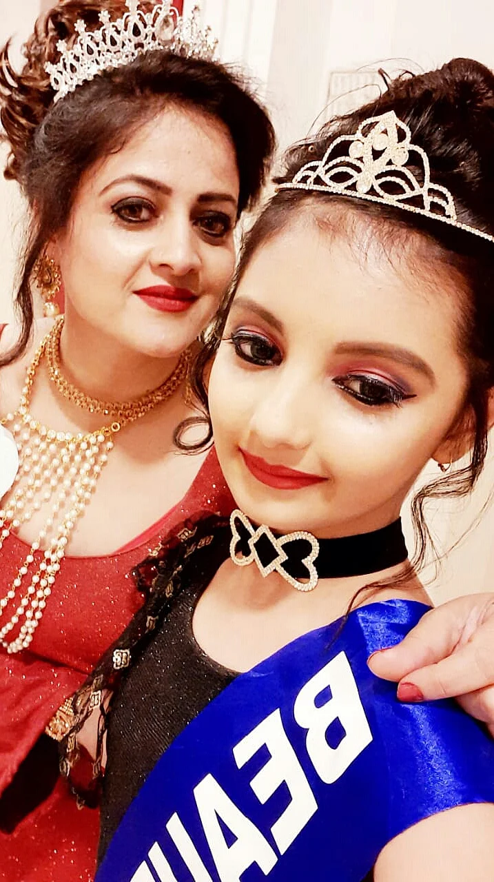 Rashmi Dubey with daughter Avani