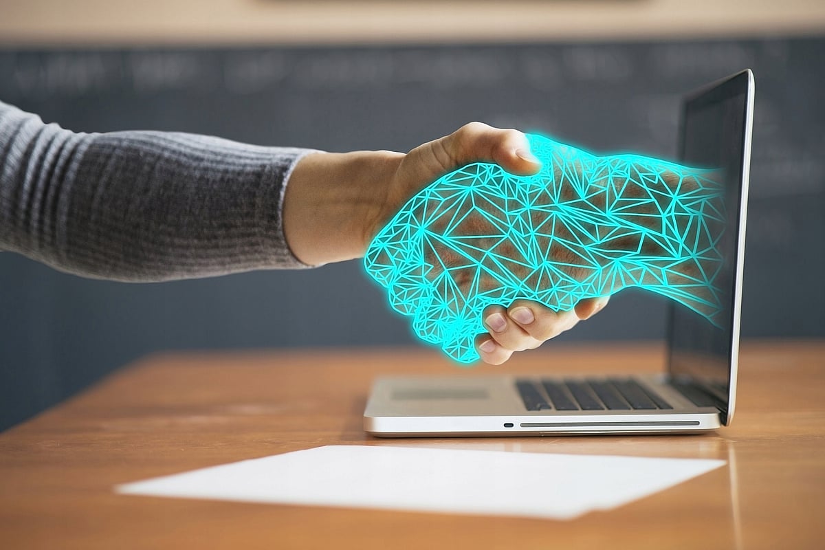 Man vs machine: People trust computers more than humans, finds a study - Vimarsana News