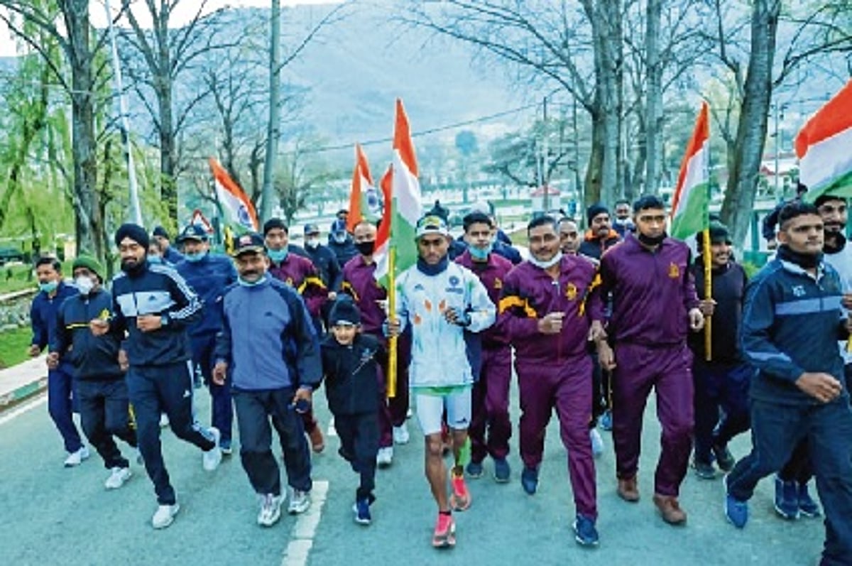 Soldier's 50-day 4,300-km run begins - Vimarsana News