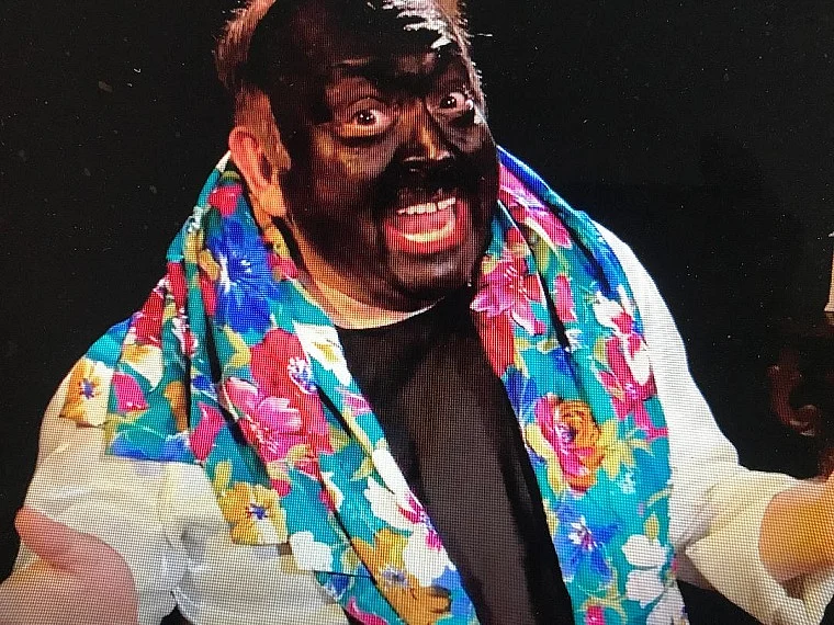 Akash Khurana as Dave Carson