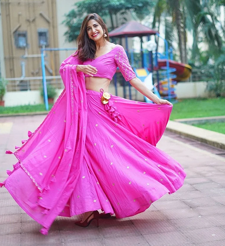 Wardrobe Tales: Aahana Kumra plays fashion faves