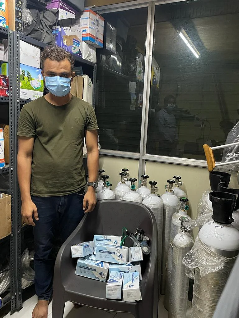Mumbai: Man arrested from Jogeshwari for hoarding oxygen cylinders, kits for black marketing; see pics