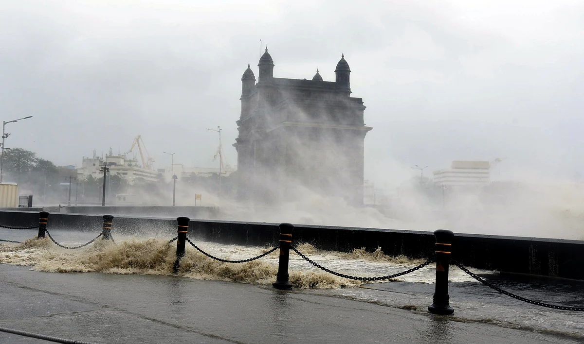 Maharashtra, May 17(ANI): Strong sea waves near the Gateway of India as cyclone Tauktae approaches the coast of Mumbai on Monday.