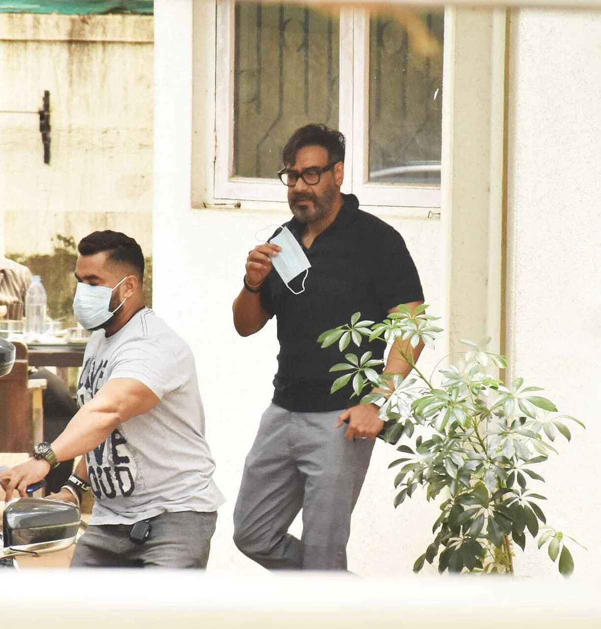Photos: Sara Ali Khan, Janhvi Kapoor, Ajay Devgn and other celebs spotted in Mumbai
