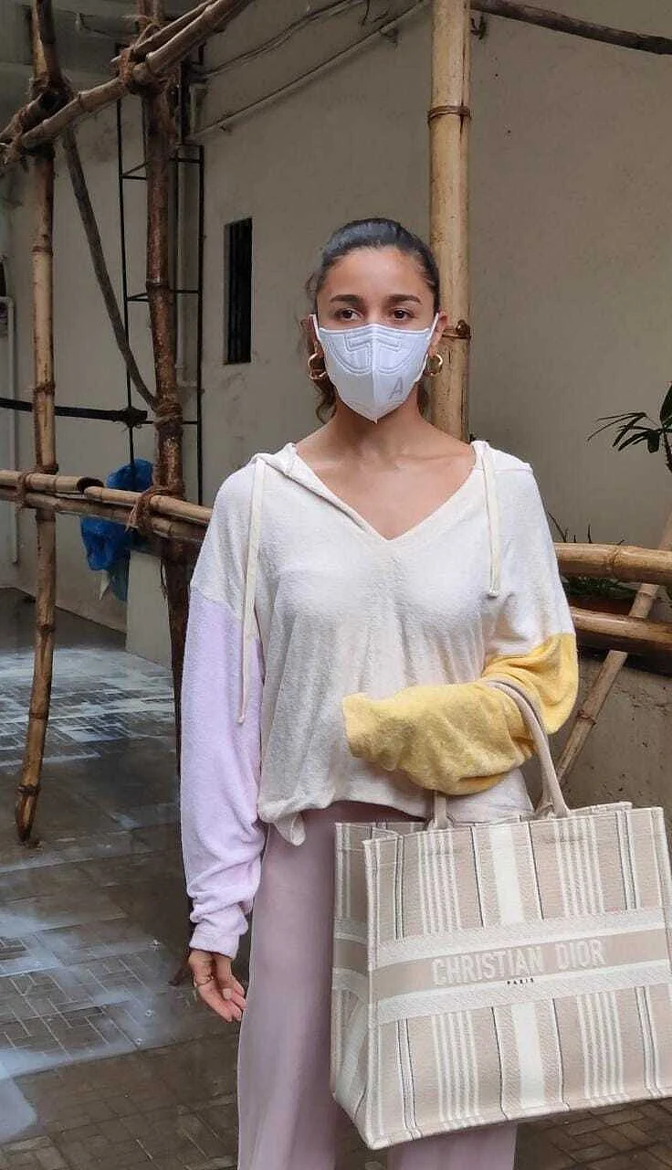 In Pics: Alia Bhatt, Nora Fatehi, Janhvi Kapoor and other B-Town celebs get papped in Mumbai